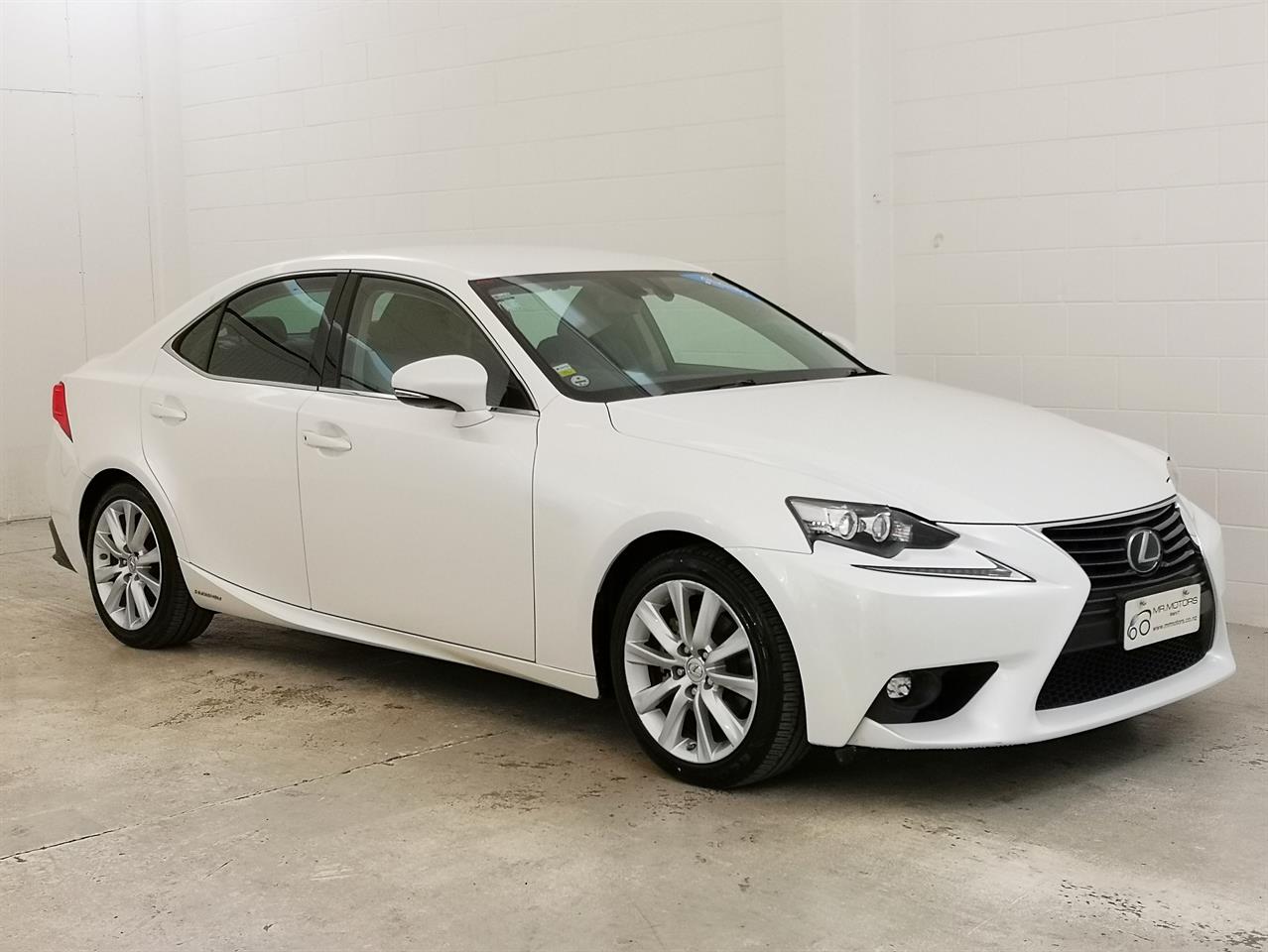 2016 Lexus IS 300H