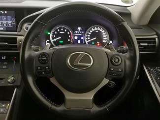 2016 Lexus IS 300H - Thumbnail