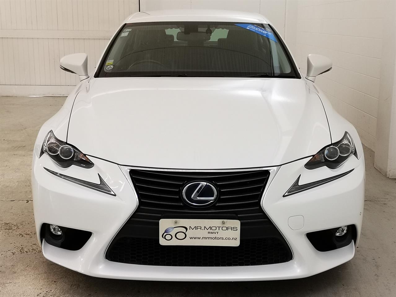 2016 Lexus IS 300H