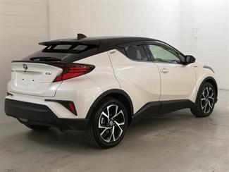 2020 Toyota C-HR - Thumbnail