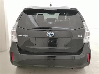 2013 Toyota Prius - Thumbnail