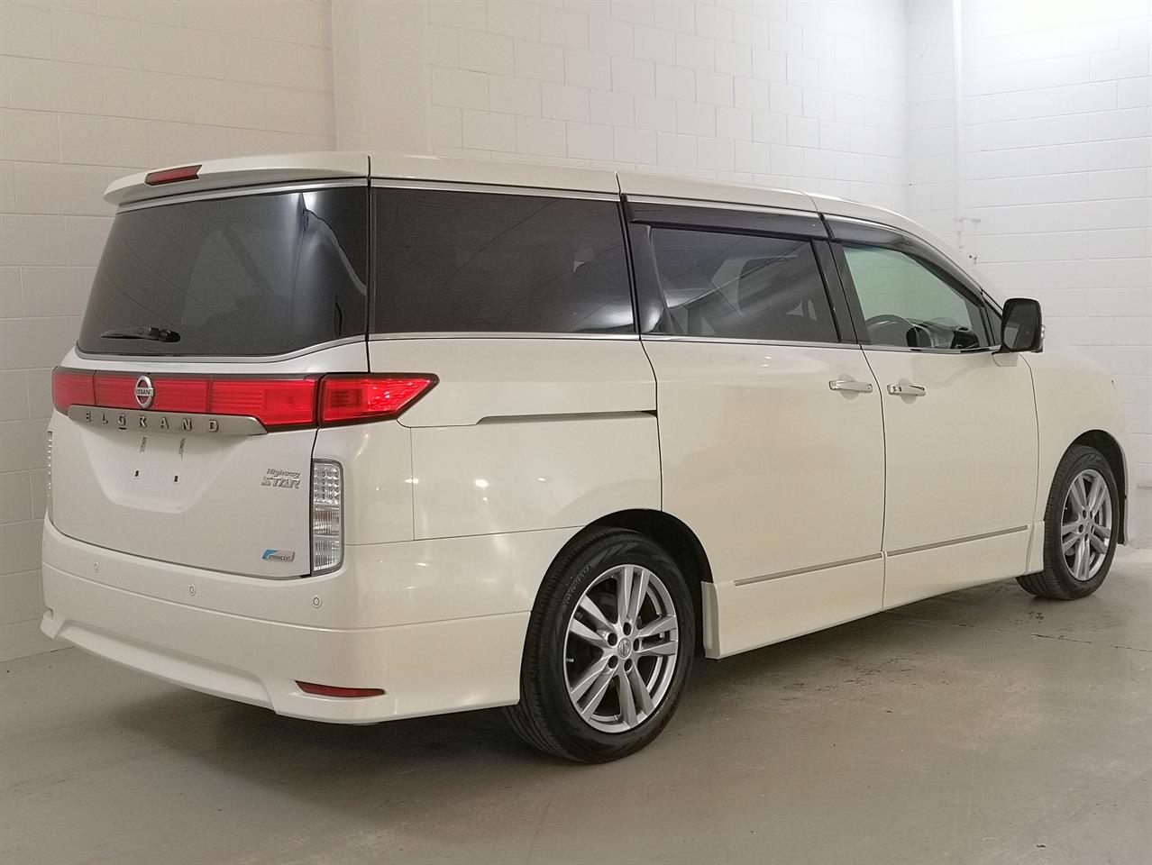 2013 Nissan Elgrand