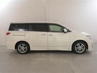 2013 Nissan Elgrand - Thumbnail