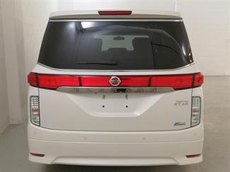 2013 Nissan Elgrand - Thumbnail