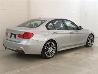 2015 BMW 320i - Thumbnail