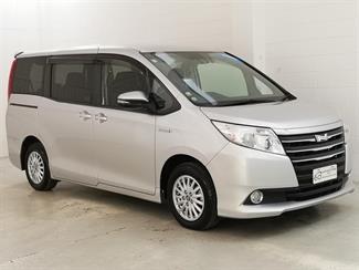 2016 Toyota Noah - Thumbnail